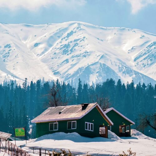 Kashmir 3 Nights / 4 Days Holiday Package– Srinagar, Gulmarg & Pahalgam